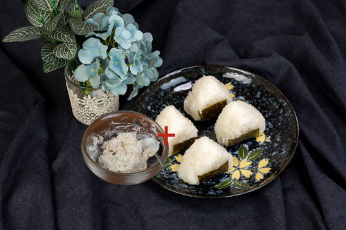 Onigiri al tonno e maionese