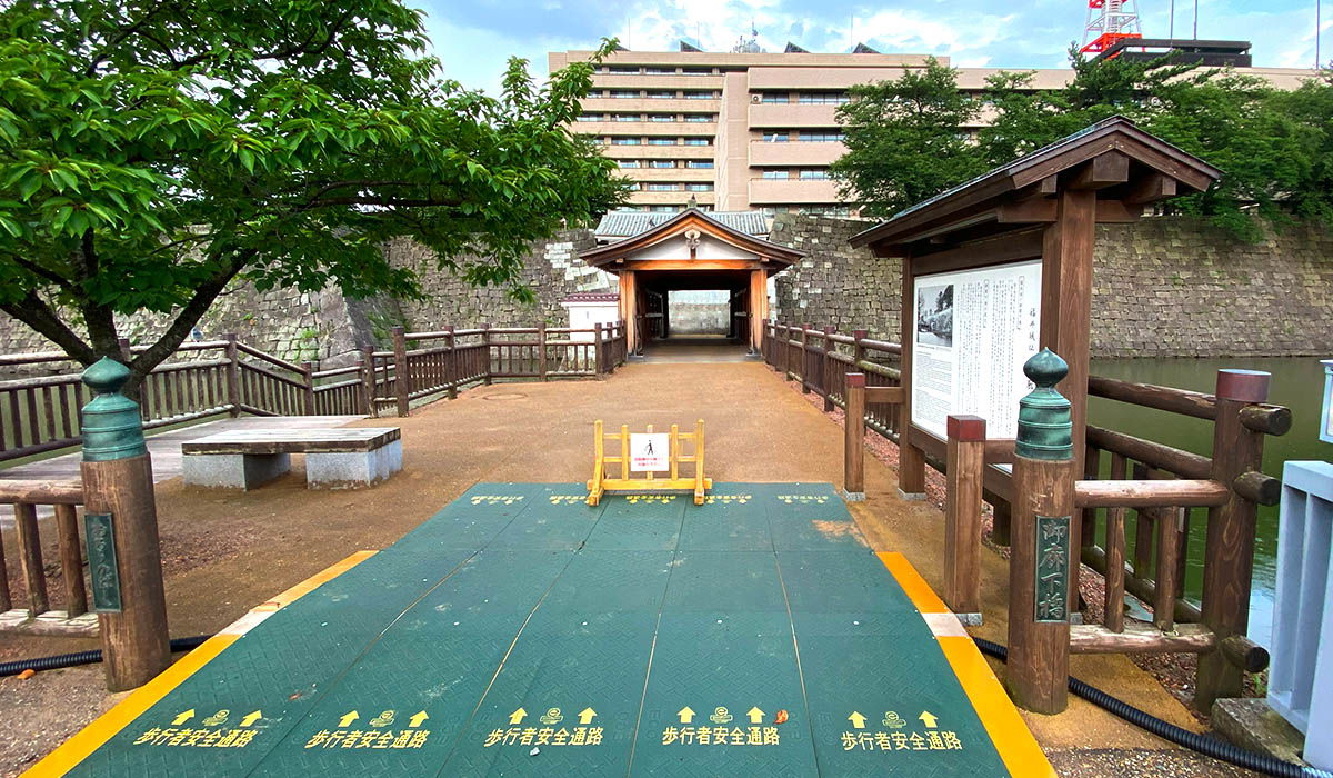 Fukui Castle (福井城 - Fukui-jō)