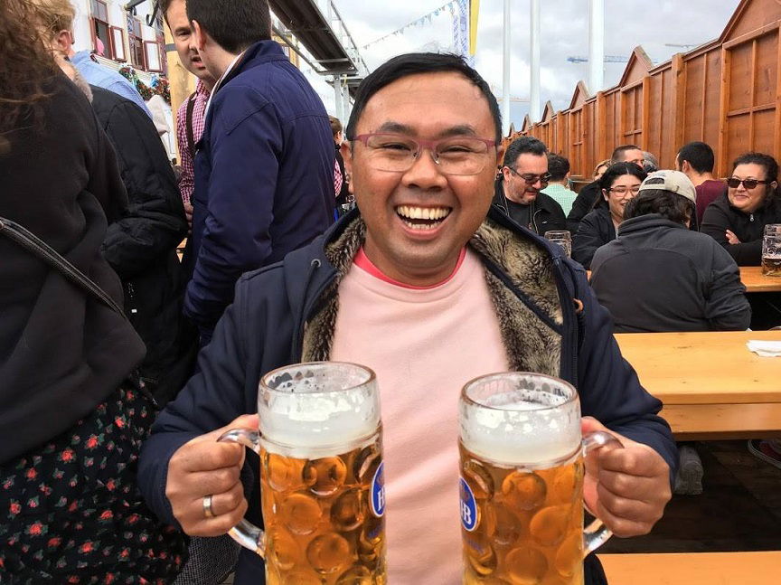 Haris es la operadora del foodblog indonesio Indonesisch kochen