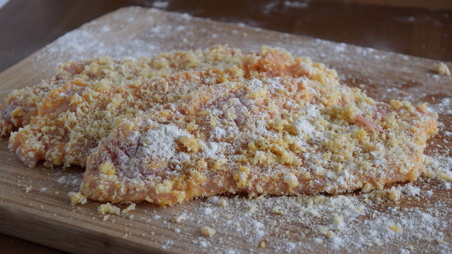 Bread the schnitzel evenly