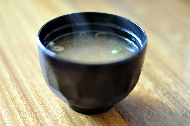 味增汤/ 味噌汤，日本料理的经典之一