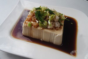 Tofu de seda con shoyu